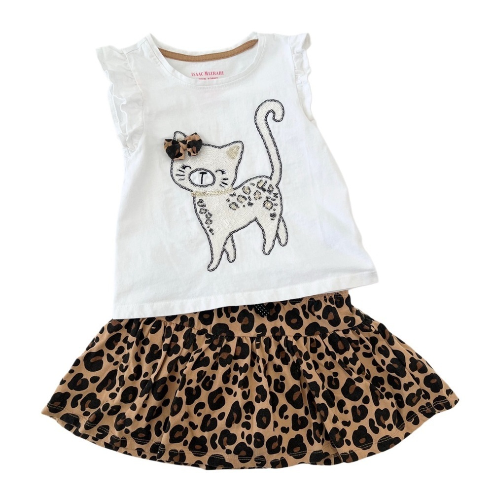 Isaac Mizrahi White Top and Skort SET with Sequins Cat & Leopard Accents | S 5/6